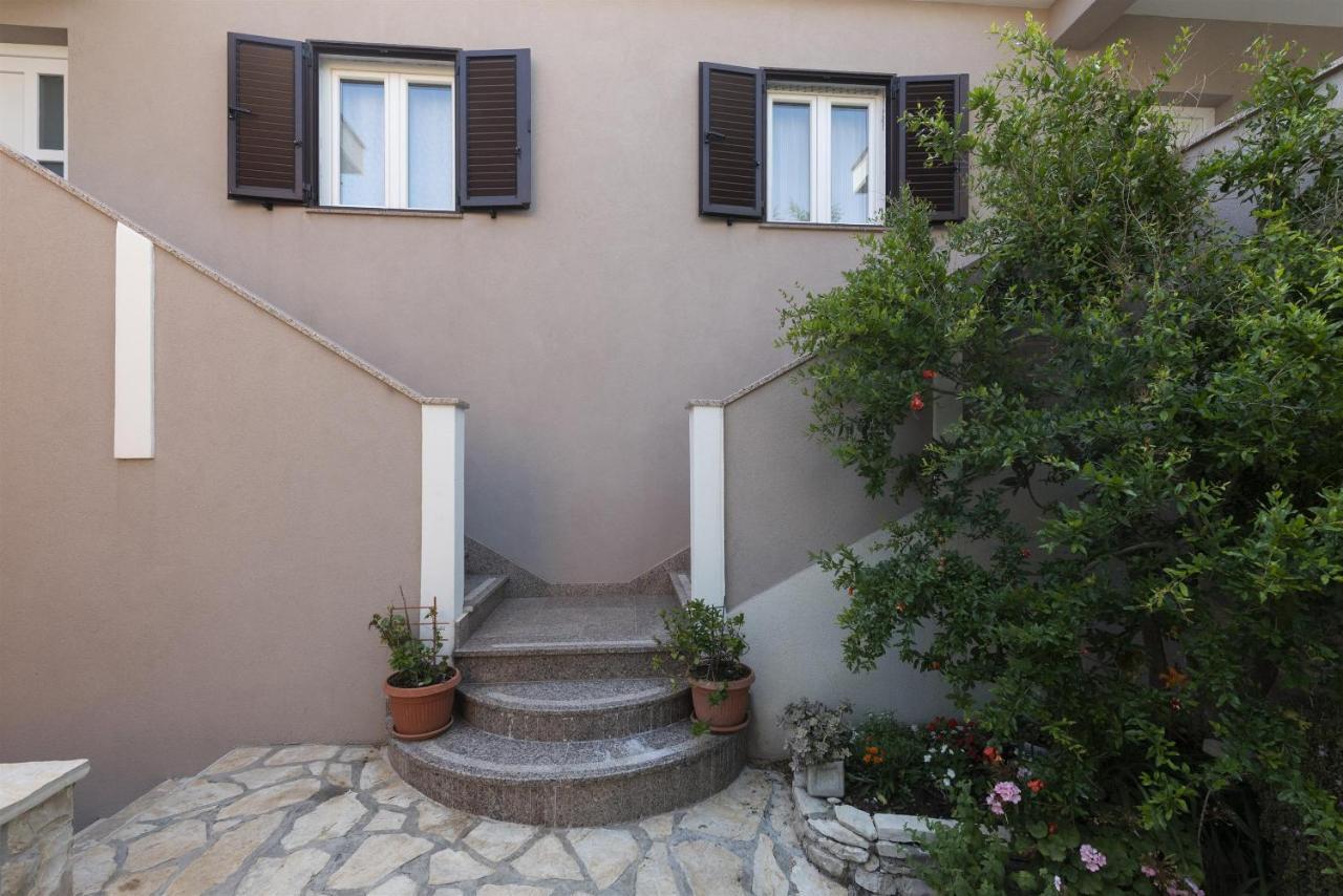 Ražanac Apartments Max מראה חיצוני תמונה