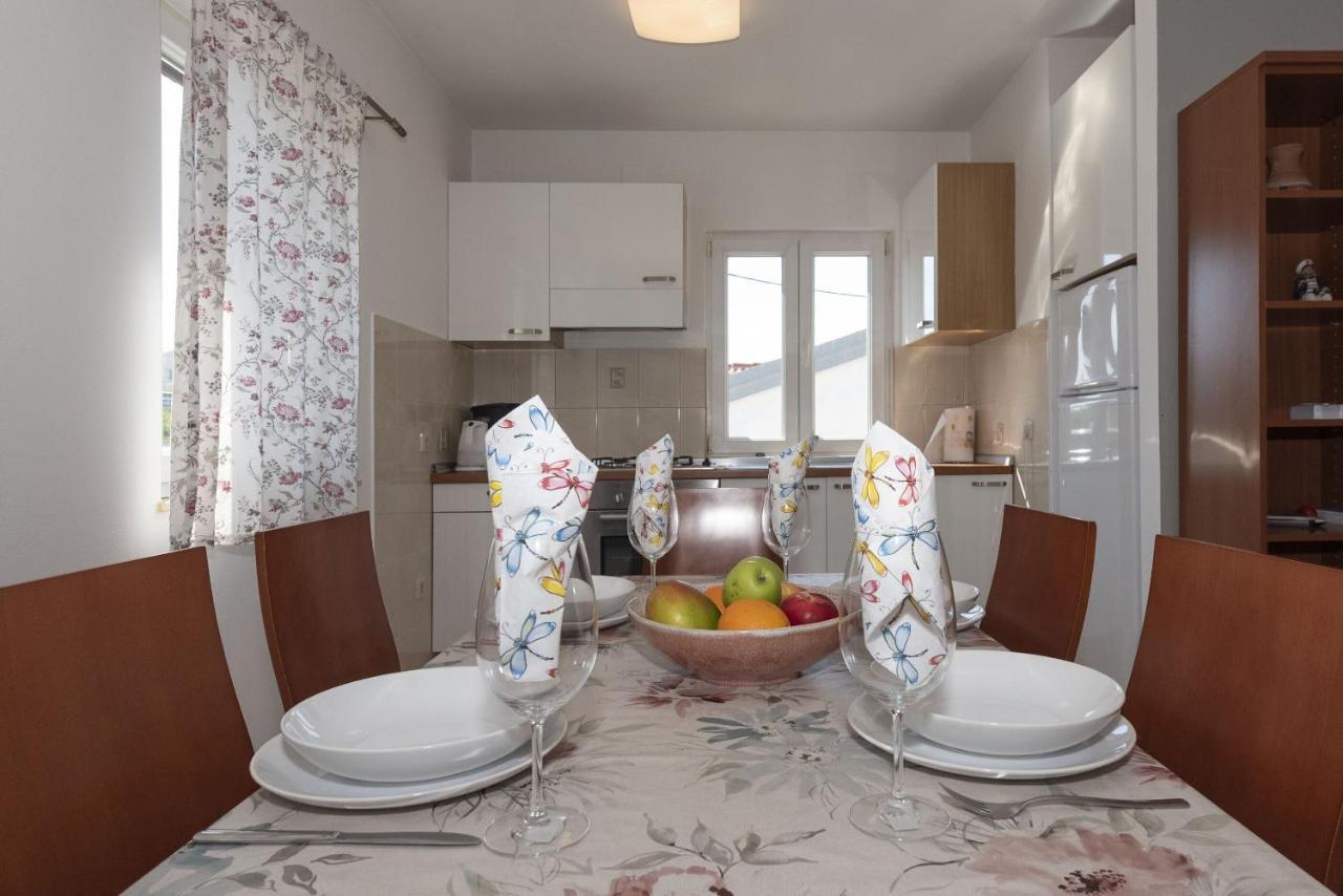 Ražanac Apartments Max מראה חיצוני תמונה